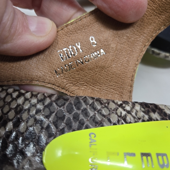 Jeffrey Campbell Womens Sandels Sz 8 Flats Sling Back Thong Toe Bright Yellow - Picture 11 of 12